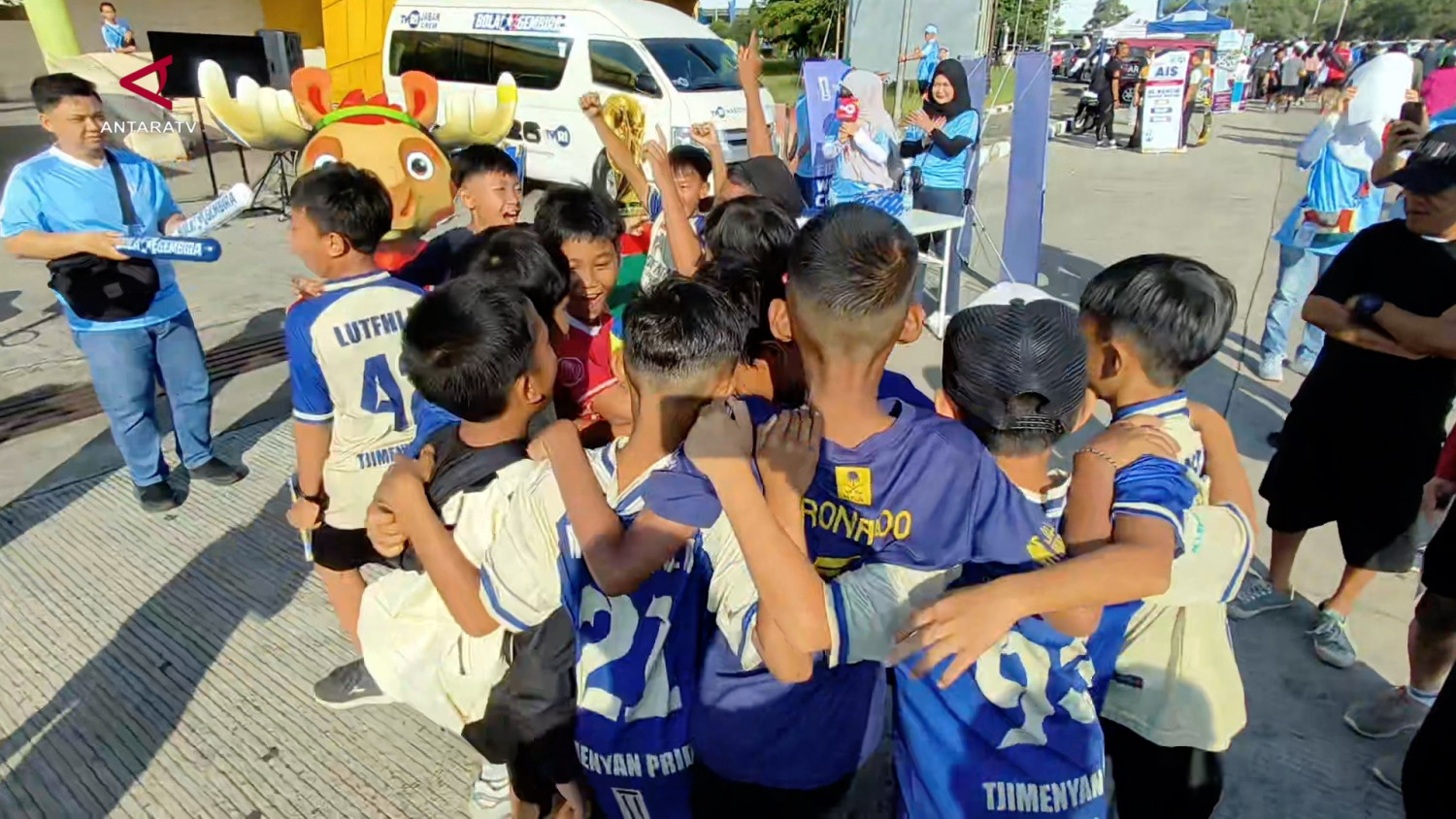 “Bola Gembira” meriahkan sosialisasi Piala Dunia 2026 di Jawa Barat