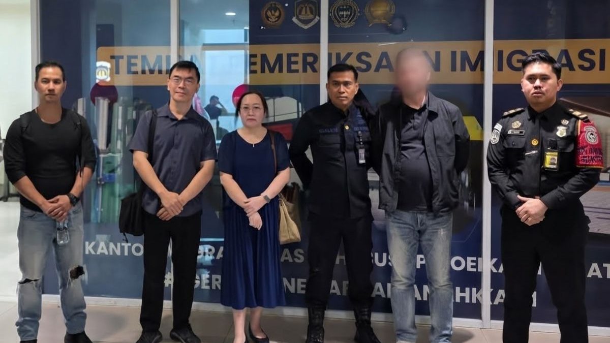 WNA China ditolak masuk Indonesia diduga curi barang di pesawat