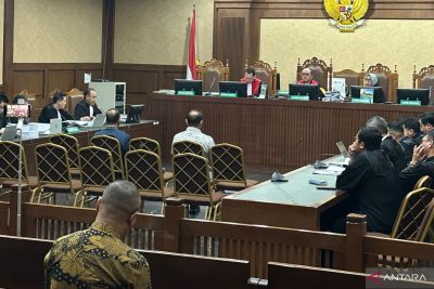 Tuntutan tiga mantan pejabat Bea Cukai tembus 11,5 tahun penjara