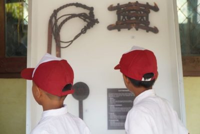 Museum NTB boyong artefak budaya ke sekolah yang jauh dari museum