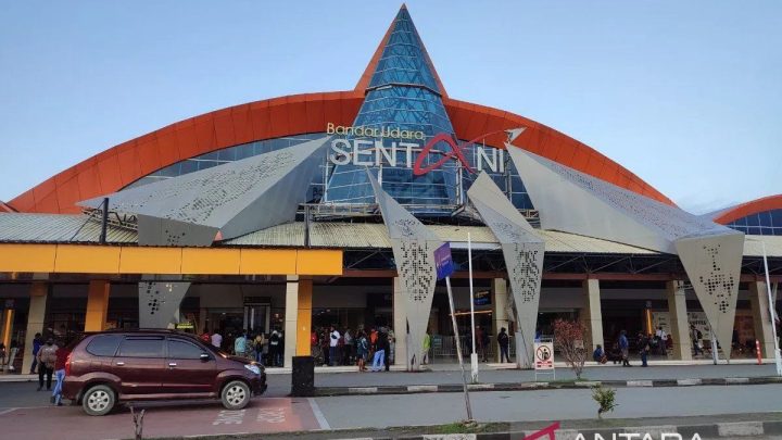 Kemenhub pantau dampak karhutla terhadap 16 bandara di Papua