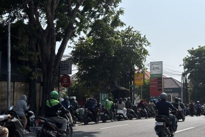 Gubernur Koster minta warga Bali tenang BBM segera normal