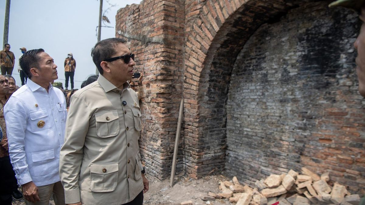 Menbud-kunjungi-Benteng-Kuto-Besak-Palembang-110926-Lmo-3