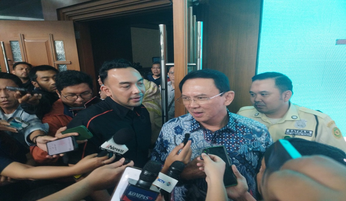 Yang Terjadi Saat: Ahok Saksi Sidang Korupsi Pertamina : Lapangan Golf Tempat Negosiasi Minyak Paling Murah