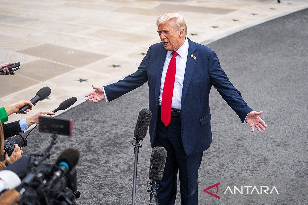 Rencana Khusus: Survei: Harga bensin melonjak, hampir separuh warga AS salahkan Trump