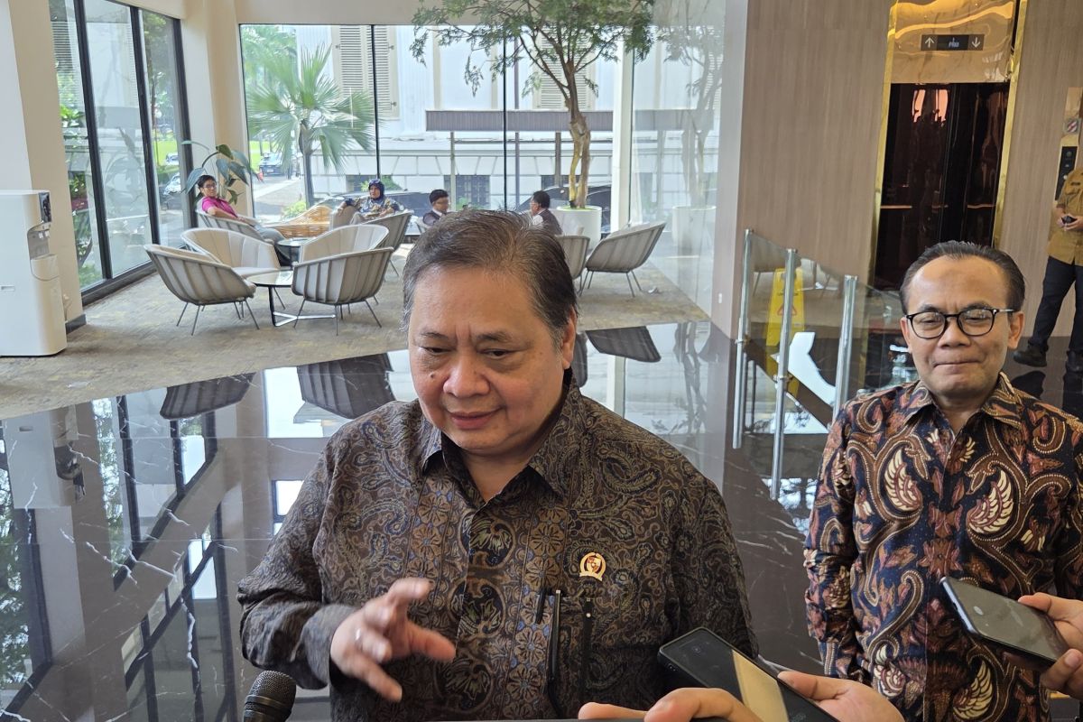 Latest Program: Airlangga: Anggaran Rp4 T untuk perbaikan 1.800 lintasan KA dari APBN