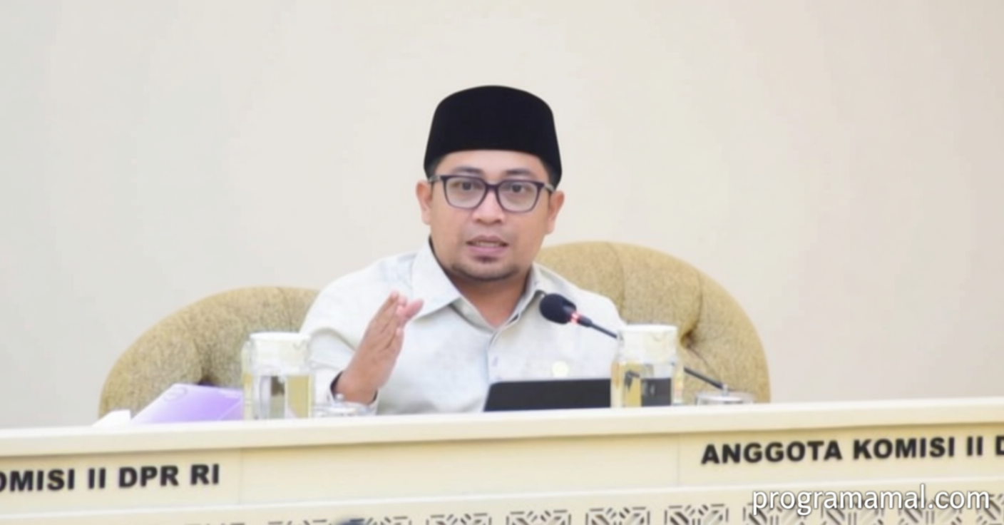 Kebijakan Baru: WFH ASN Setiap Jumat Resmi Berlaku Mulai Hari Ini, DPR Minta Evaluasi Berkala