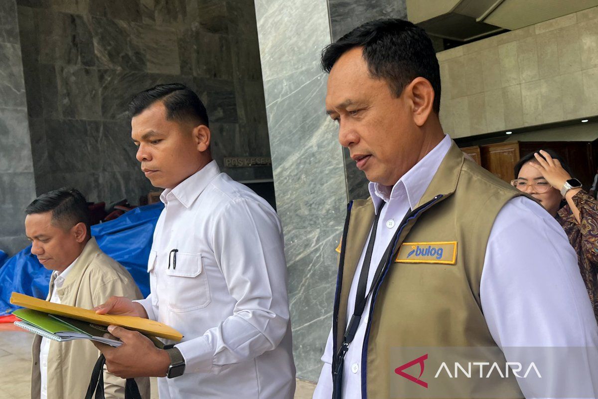 Hasil Pertemuan: Dirut Bulog: Kemasan beras aman di tengah isu kelangkaan biji plastik