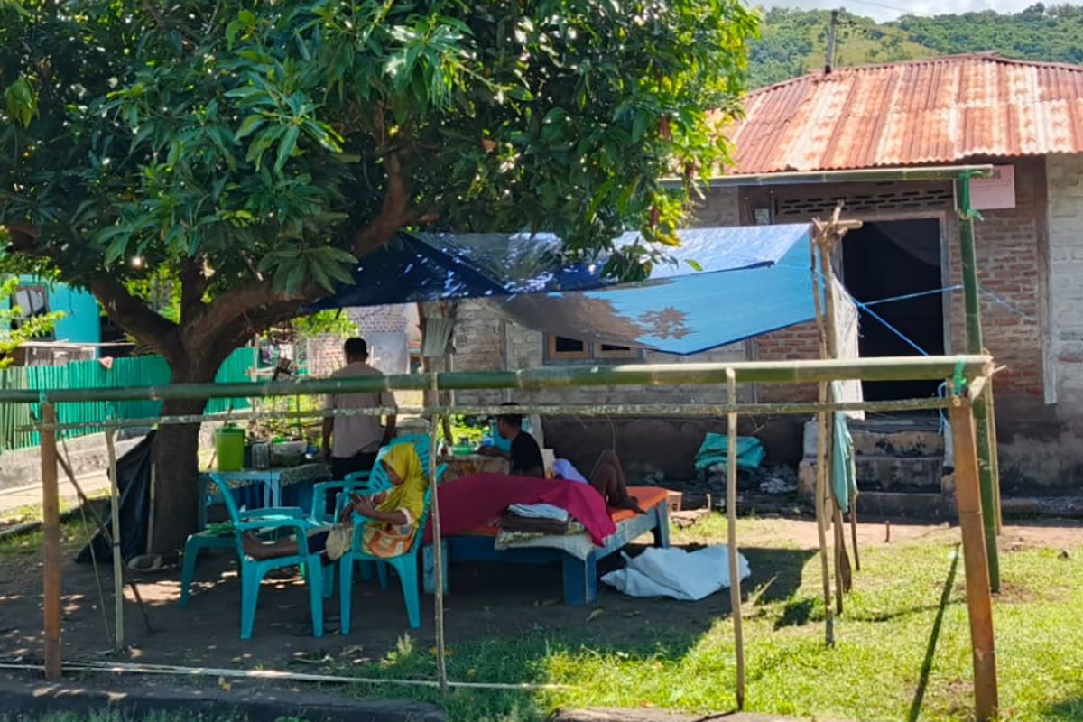 Info Terbaru: Trauma, BPBD: Korban gempa Adonara NTT masih pilih tidur di luar rumah