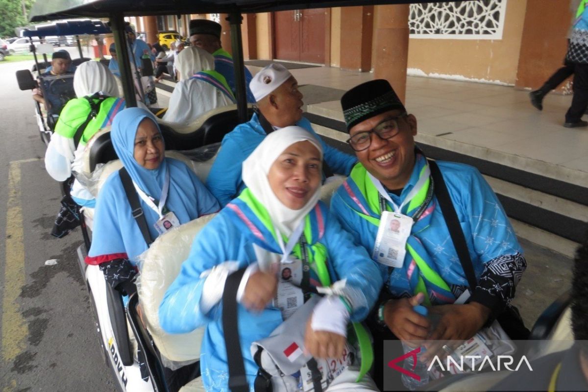What Happened During: Kloter terakhir jamaah Embarkasi Medan berangkat ke Tanah Suci Senin