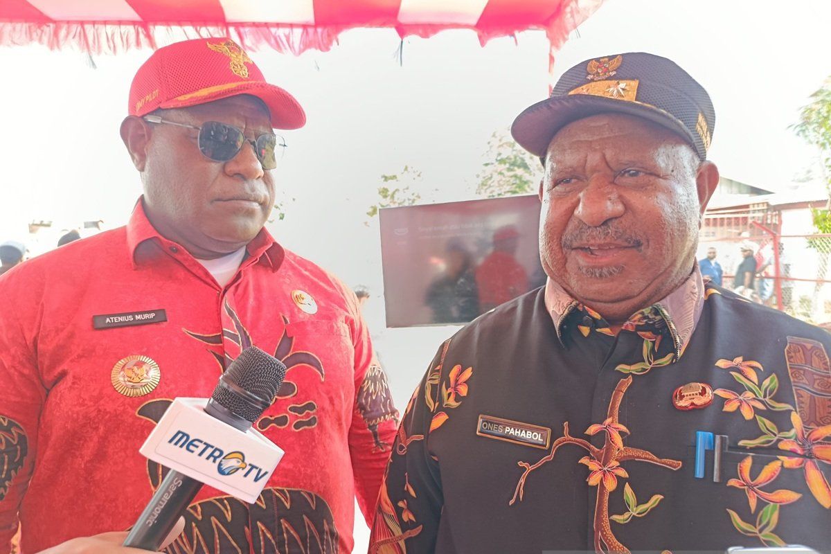 Solution For: Wagub minta warga 8 kabupaten Papua Pegunungan hentikan perang suku