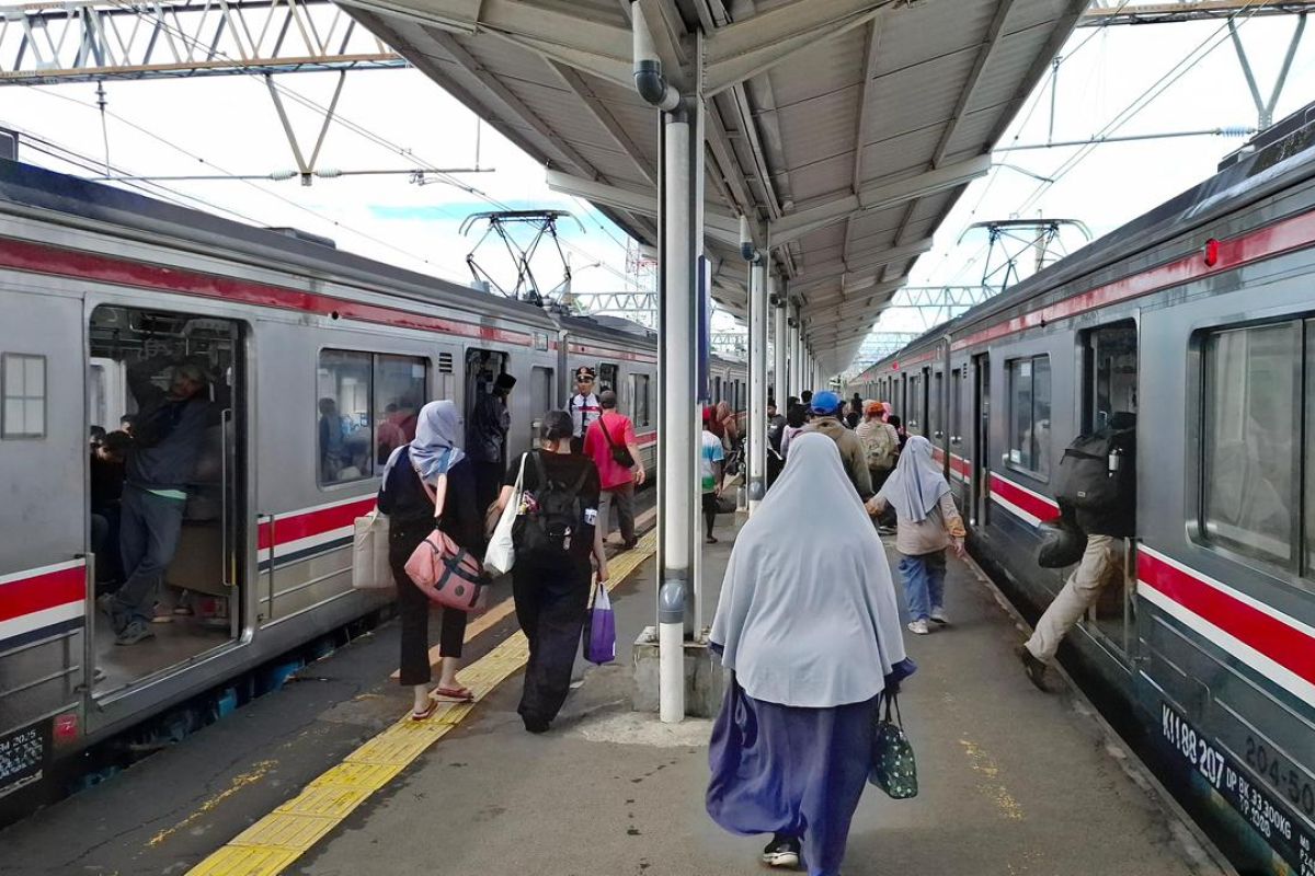 What Happened During: Pemulihan Operasional Terus Menguat, Ketepatan Waktu KA Jarak Jauh dan KRL Berangsur Normal