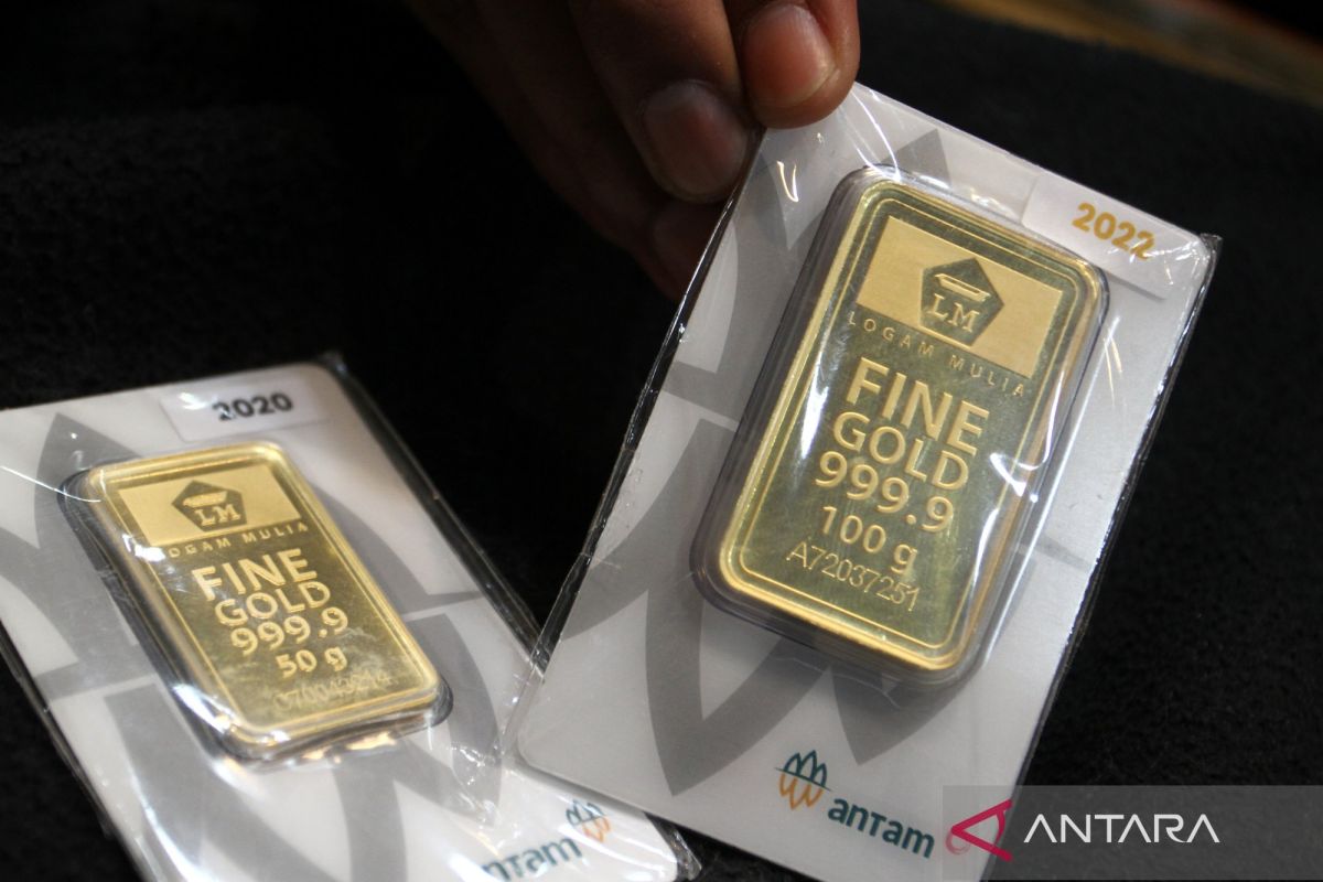 Senin pagi ini di Pegadaian harga emas UBS-Antam-Galeri24 stabil