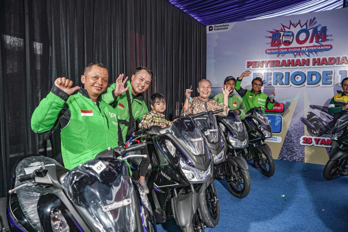 Special Plan: Pertamina Patra Niaga serahkan hadiah 25 motor kepada pengojek online
