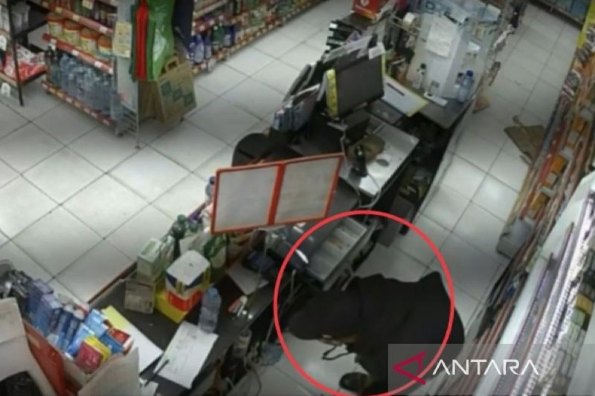 Polisi tangkap pelaku perampokan bersenjata pistol mainan di Bekasi