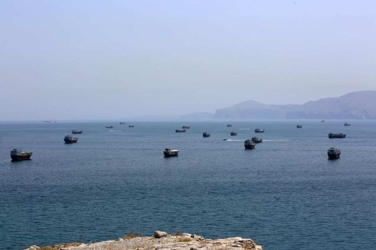 Main Agenda: Oman: Tidak ada rencana pengenaan biaya transit Selat Hormuz