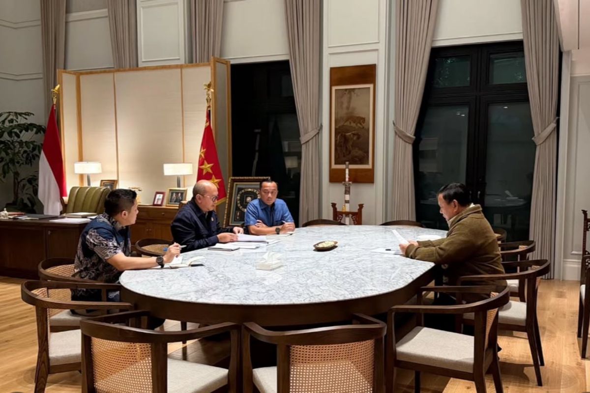 Main Agenda: Seskab: Presiden bahas pengelolaan aset negara bersama Rosan