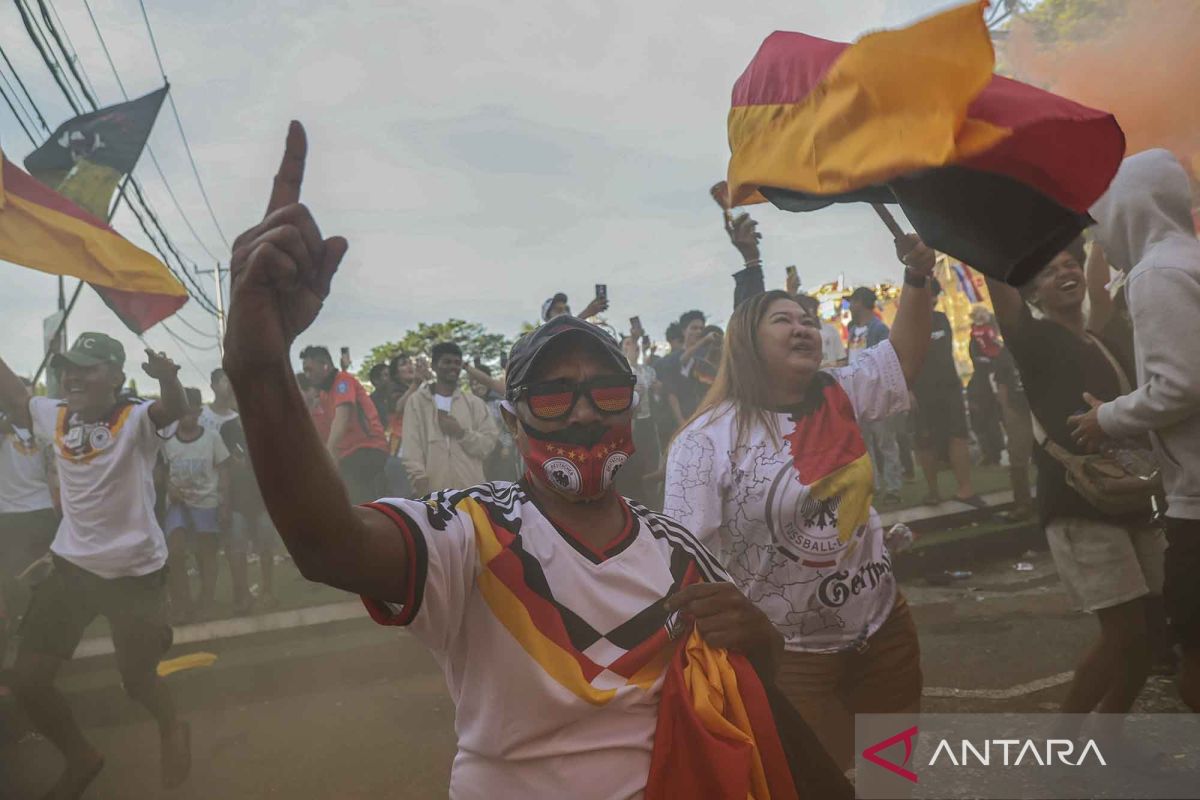 What Happened: Aksi suporter Jerman di Ternate