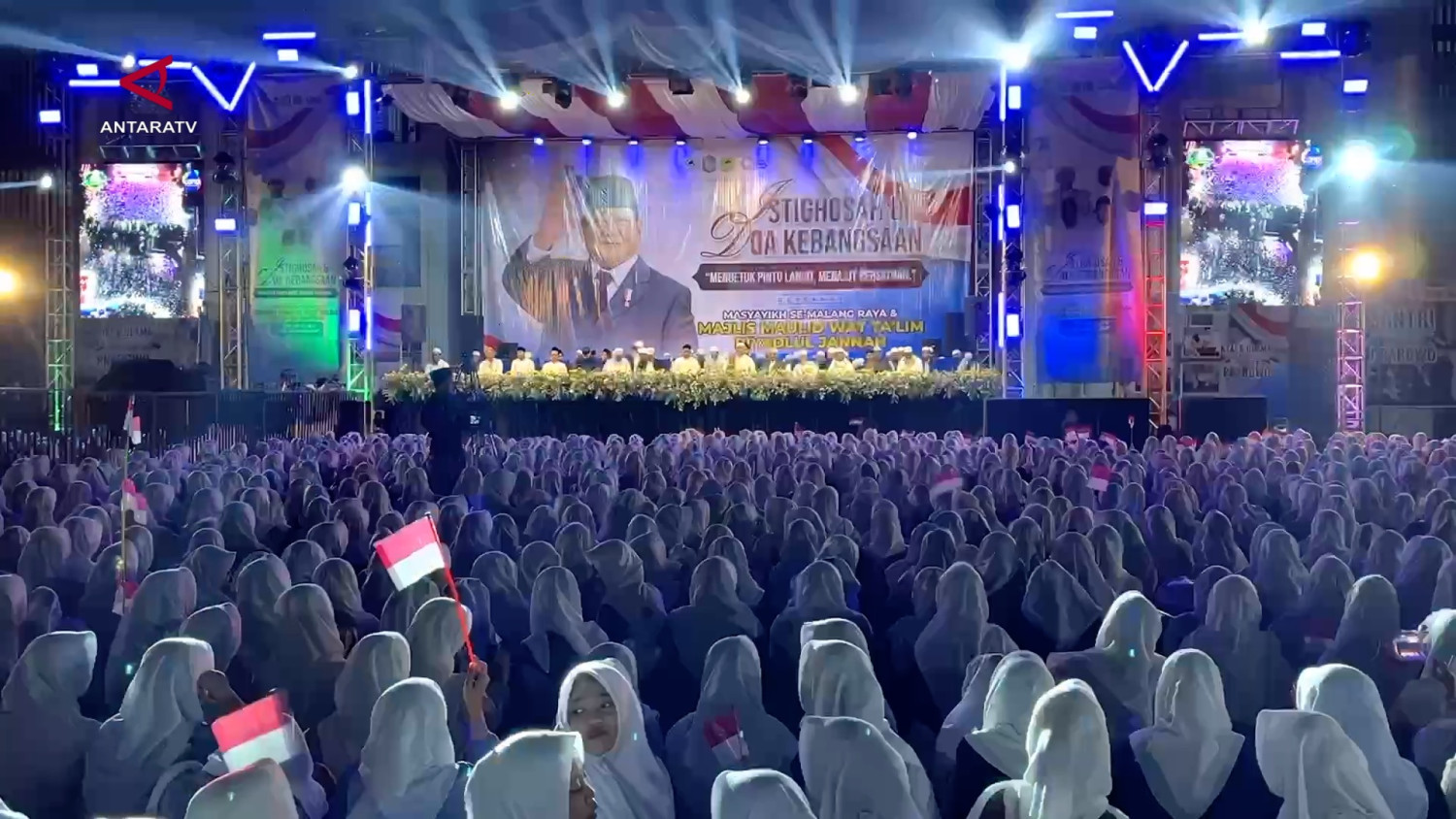 Ribuan umat muslim gelar doa kebangsaan untuk bangsa dan presiden