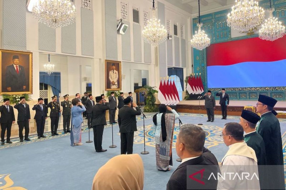 New Policy: Politik sepekan, pelantikan pimpinan BGN hingga bantahan TNI