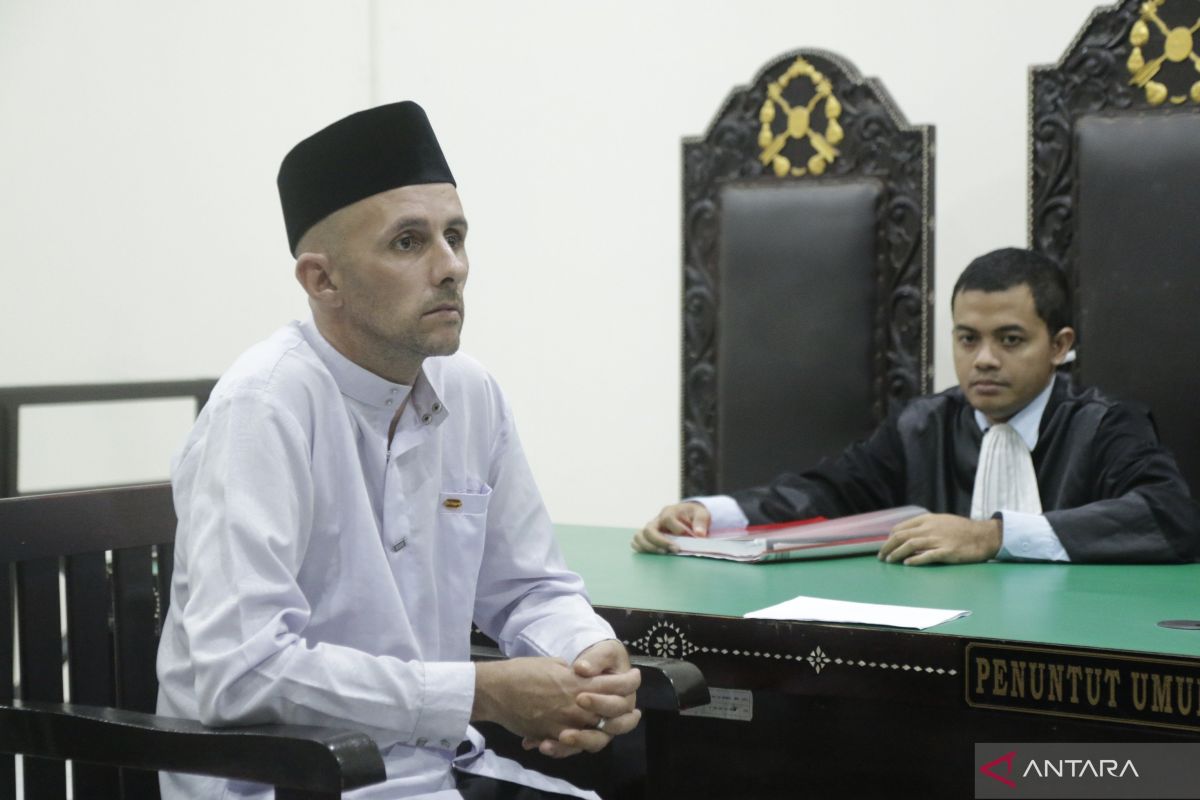 What Happened During: WN Prancis didakwa cemarkan nama baik Kapolda NTB