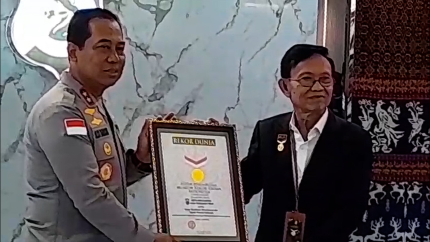Polda NTT raih dua rekor MURI lewat terapi kesehatan mental