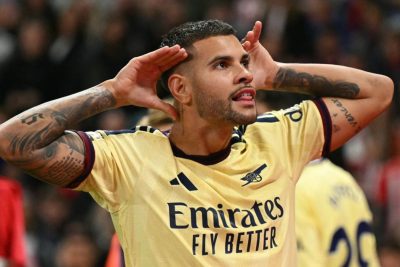 Arsenal ke puncak klasemen sementara setelah tekuk Sunderland 2-0