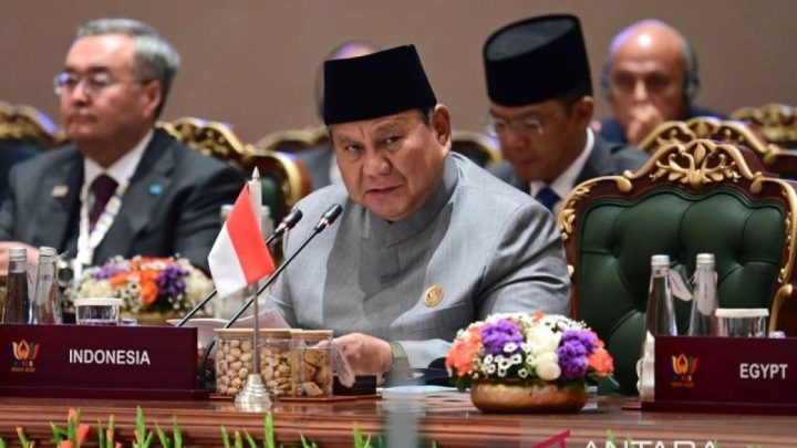 Politik, dari cukai rokok hingga Presiden Prabowo di Brics