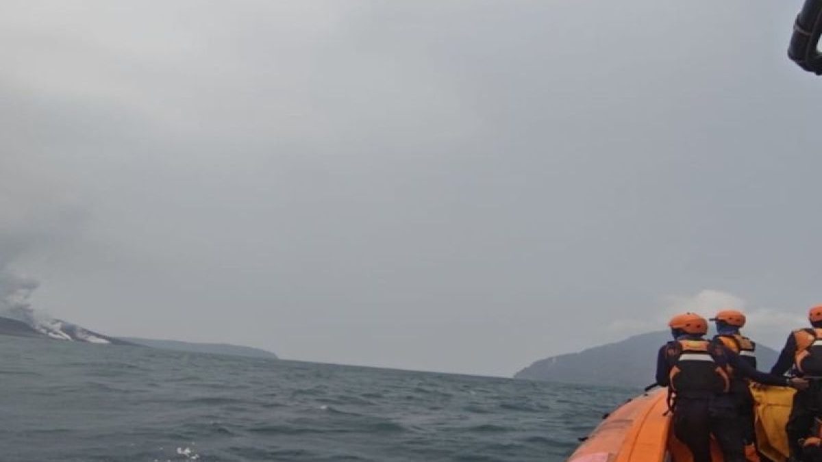 Basarnas kerahkan 2 RIB, cari jurnalis hilang kontak di Selat Sunda