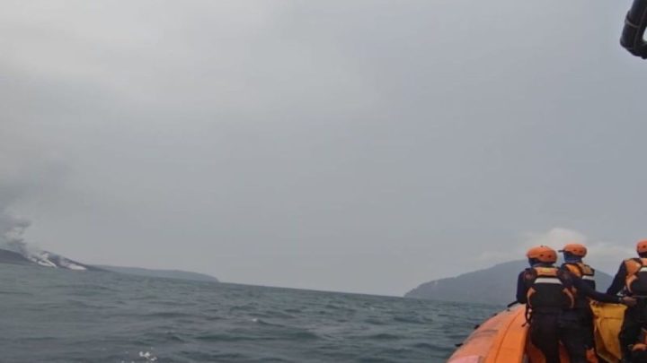 Basarnas kerahkan 2 RIB, cari jurnalis hilang kontak di Selat Sunda