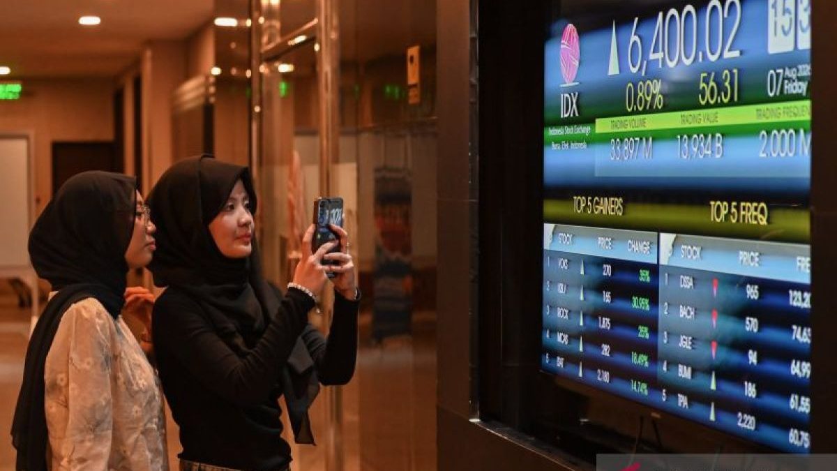 IHSG ditutup melemah seiring pasar hati-hati “wait and see” RDG BI