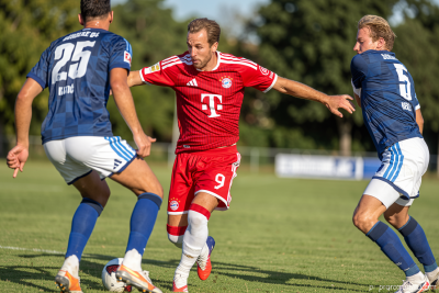 Bayern Muenchen imbang tanpa gol di kandang Schalke