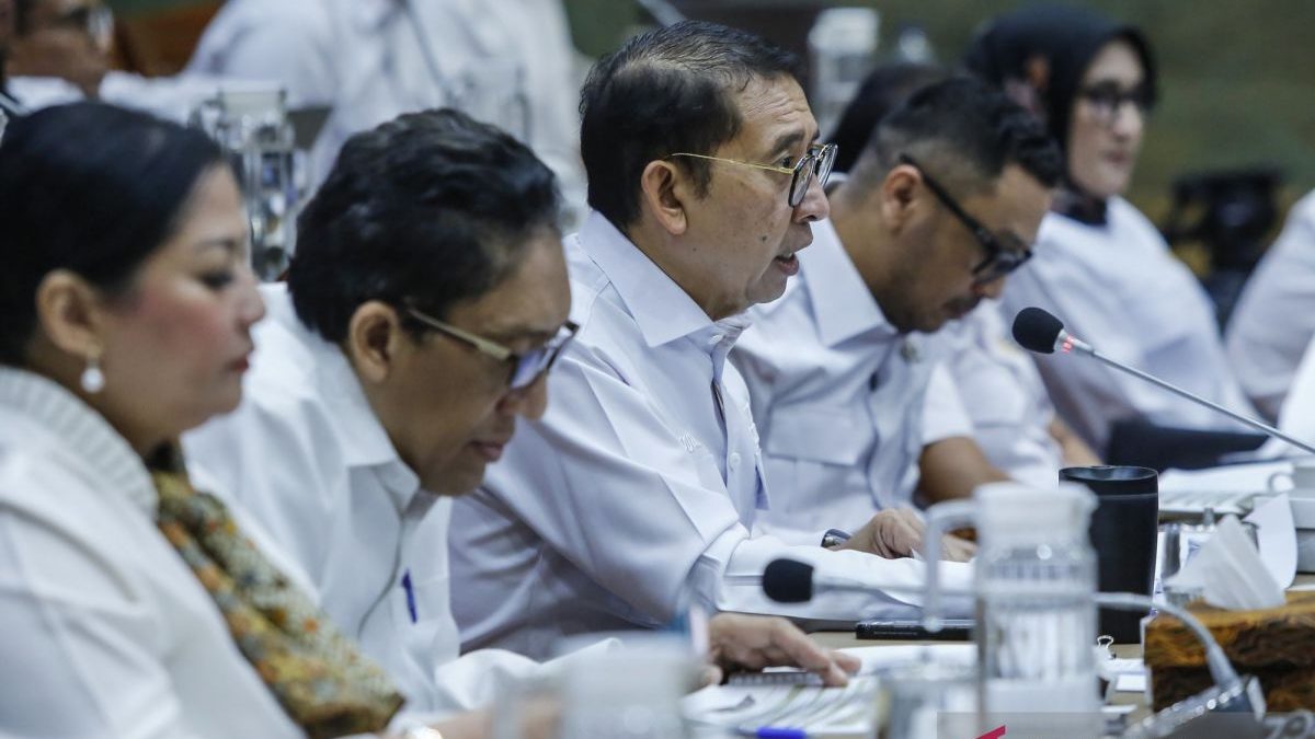 raker-komisi-x-dpr-dengan-menteri-kebudayaan-2709926