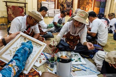 Kementerian Pariwisata ingin batik jadi bagian wisata pengalaman