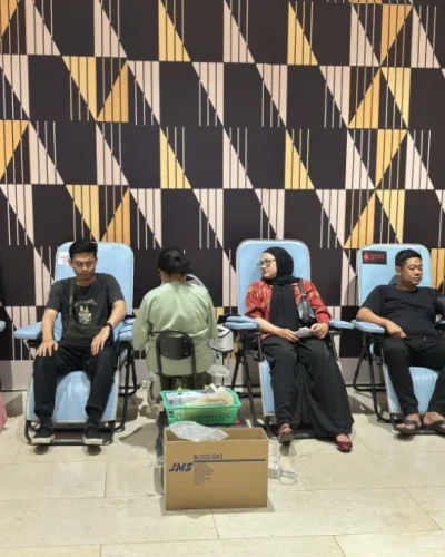 Melalui bantuan donor darah dari event Rumah Berkah , setiap tetes darah yang terkumpul menjadi simbol solidaritas dan kepedulian kolektif.
